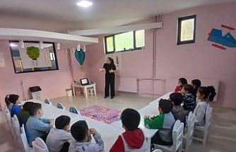 Sağlık personelinden minik öğrencilere hijyen eğitimi