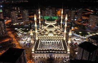 Sakal-I Şerif Kadir Gecesinde Şahinbey Millet Camii’nde