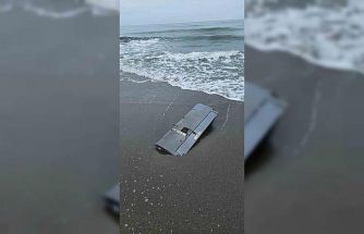 Sakarya’da sahile dron parçası vurdu