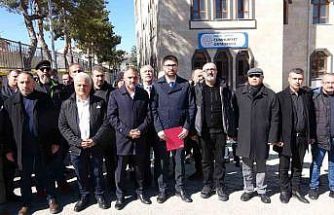 Saldırıya uğrayan okul müdürüne destek verdiler