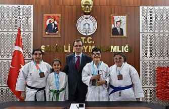 Salihli’nin karate yıldızları Türkiye dereceleriyle gururlandırdı