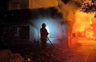 Samandağ’da metruk ev yangını