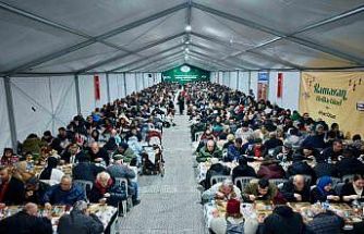 Samsun’da her gün 15 bin kişilik iftar sofrası kuruluyor
