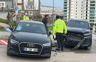 Samsun’da SUV ile otomobil çarpıştı