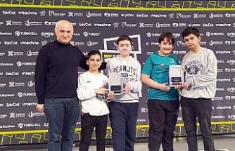 SANKO Okulları VEX IQ Robot yarışmasında Türkiye birincisi ve üçüncüsü oldu