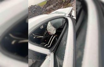 Şanlıurfa’da iki otomobil kafa kafaya çarpıştı: 8 yaralı