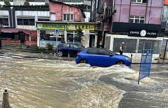 Sarıyer’de rögarlar taştı: Bir iş yerini su bastı, dükkan sahibi İSKİ’ye tepki gösterdi
