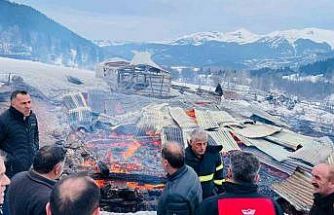 Şavşat’ta yangın: 1 ev, 2 ahır ve 2 ambar kül oldu