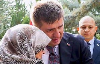 Şehit annesinin sözleri yürekleri burktu, Vali gözyaşlarını tutamadı