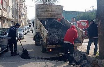 Şehzadeler’de bozulan yollar onarılıyor