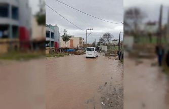 Siirt’te sağanak yağış hayatı olumsuz etkiledi