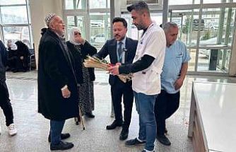 Silvan’da Yaşlılar Haftası’nda hastaneye gelen yaşlılar yalnız bırakılmadı