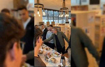 Sincan Belediye Başkanı Ercan, sahurda gençlerle buluştu