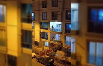 Sinir krizi geçiren genç kadın balkonundaki eşyaları yola fırlattı