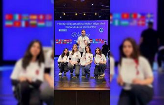 Sivaslı öğrenciler, robot yarışmasında gövde gösterisi yaptı