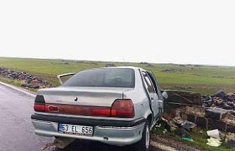 Siverek’te otomobil köprü duvarına çarptı: 5 yaralı