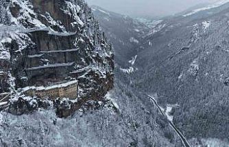 Sümela Manastırı beyaza, Altındere Vadisi sessizliğe büründü