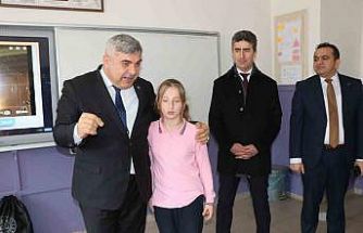 Sünnetci öğrencilerin hedeflerini ve hayallerini dinledi