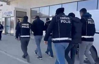 Şüphe üzerine durdurulan araçtan uyuşturucu çıktı: 2 tutuklama