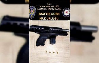 Şüpheli otomobilde ruhsatsız tabanca ele geçirildi