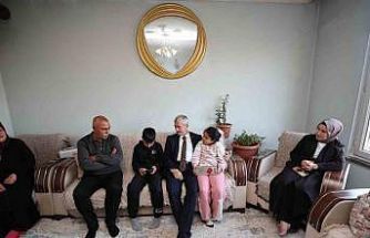 Tahmazoğlu, evlere misafir oluyor