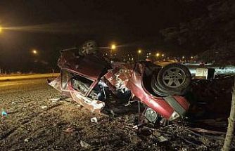 Takla atıp hurdaya dönen aracın sürücüsü hastanede hayatını kaybetti