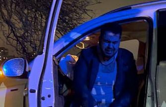 Tarlaya giren otomobil ağaca çarptı, sürücü gözyaşlarını tutamadı