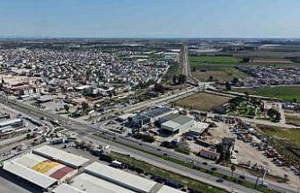 Tarsus’ta çiftçileri sevindiren yol çalışması