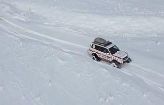 Tatvan’da rahatsızlanan hasta paletli ambulansla kurtarıldı