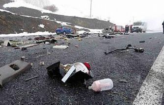 Tatvan’daki trafik kazasında ölü sayısı 3 oldu: Kazada ağır yaralanan 6 aylık bebek hastanede vefat etti