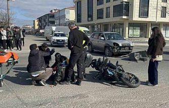 Tekirdağ’da otomobil ile motosikletin kaza anı kamerada