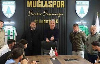 Teknik Direktör Durmuş, gözyaşlarını tutamadı