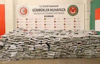 Ticaret Bakanlığı Gümrükler Muhafaza ekiplerinden zehir tacirlerine ağır darbe: 1 ton 413 kilo esrar ele geçirildi