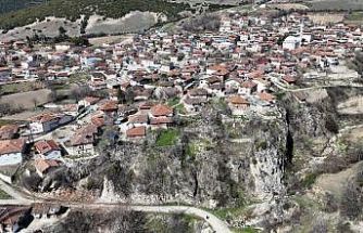 Tokat’ta 5,6 büyüklüğündeki depremin merkezi Pınarbeyli havadan görüntülendi