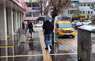 Tunceli’de sağanak hayatı olumsuz etkiledi