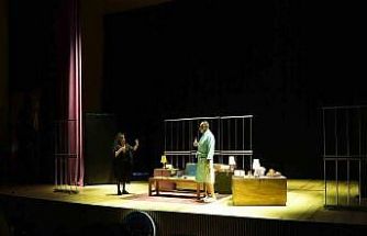 Turgutlu’da ‘Aşk-ı Müebbet’ oyununa büyük ilgi