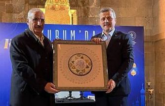 Türk İslam irfanının öncüsü Ahmet Yesevî’yi anlattı