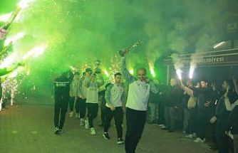 Türkiye şampiyonu olan öğrencilere coşkulu karşılama