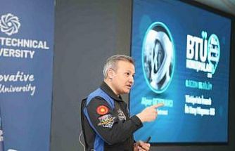 Türkiye’nin ilk astronotu Alper Gezeravcı BTÜ öğrencileriyle buluştu