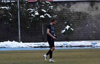 Utku Burak Kunduzcu kırmızı kart gördü