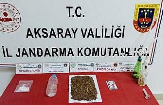 Uyuşturucu taciri uyuşturucularla birlikte yakalandı