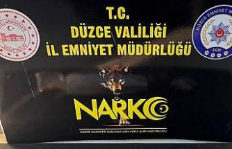 Uyuşturucu ticareti yapan 2 kişi tutuklandı