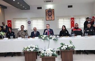 Vali Akbıyık bayramda güvenlik güçleri ile bir araya geldi