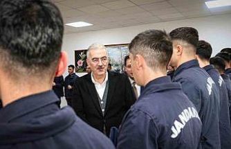 Vali Ayyıldız, İl Jandarma Komutanlığı’nda Mehmetçik’le buluştu