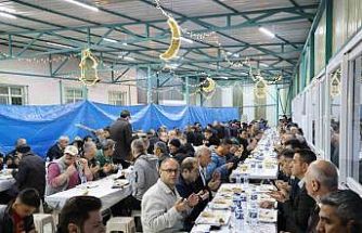 Vali Çağatay, mahalle iftarında vatandaşlarla buluştu