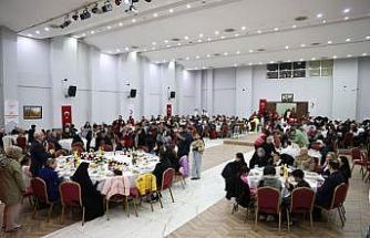 Vali Çakır, Dünya Yetimler Günü’nde koruyucu aileler ve çocuklarla iftarda buluştu