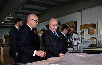 Vali Köşger  deri fabrikalarına ziyaret etti