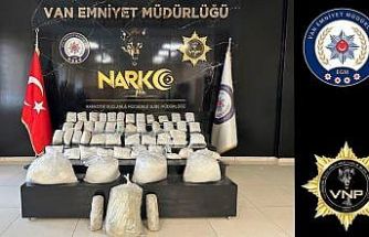 Van’da kamyonette 90 kilo uyuşturucu ele geçirildi