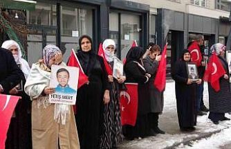 Vanlı anne: "Artık çocuklarımızı gömmeyelim, silahlarımızı gömelim"