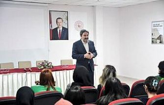 Yeşilay Eskişehir’de "Bağımlılıkla Mücadele" semineri yaptı